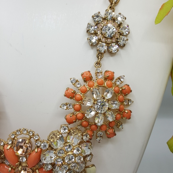 ✅J. Crew Coral Floral Lattice Statement Necklace - Picture 6 of 8